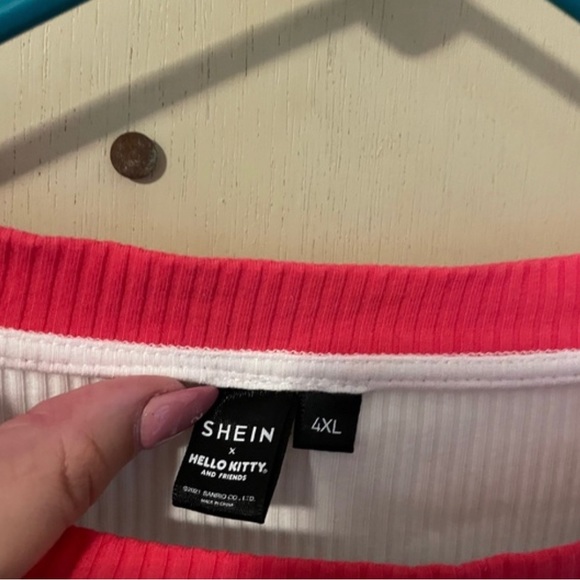 Hello kitty crop top size 4X💗 - Picture 2 of 2